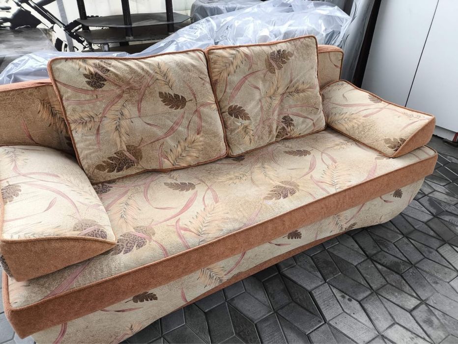 Продам тахту в хорошем состоянии