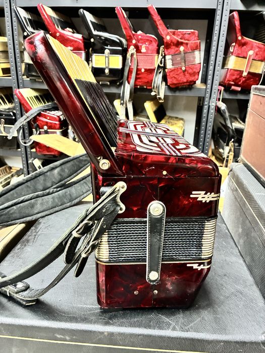 Acordeon Hohner Verdi 2 bandon cu 80 baisi