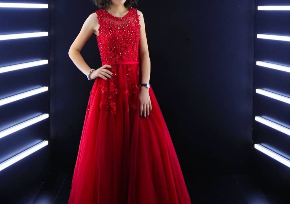 Платье бордовый продам