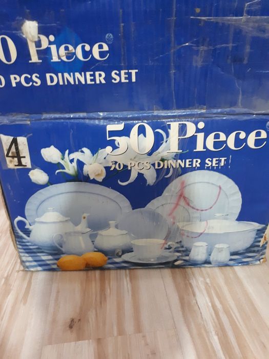 Столовый набор посуды