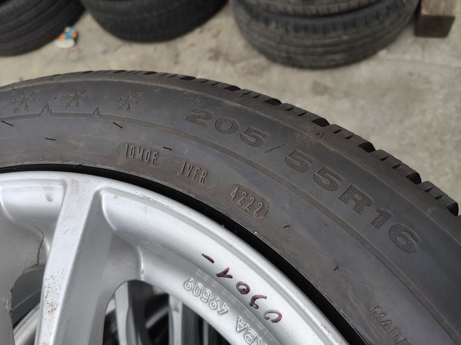 4бр Като нови зимни гуми 205 55 16 - Dunlop - DOT 2022