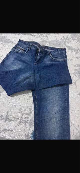 Продам мужские джинсы