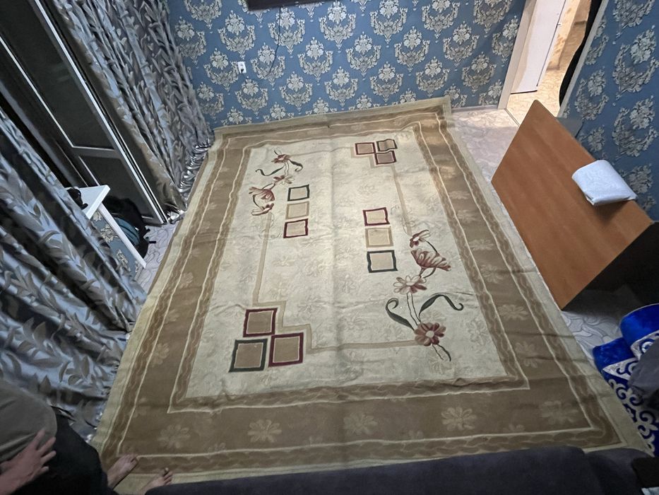 Ковер(кілем) не новый