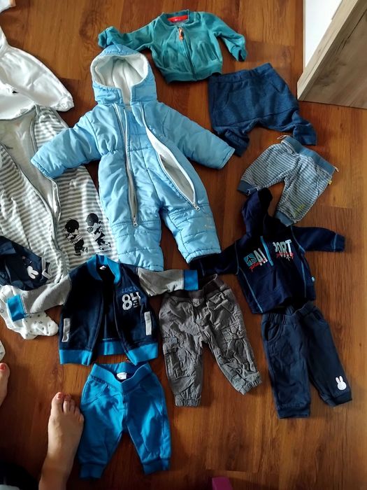 дрешки за момче от 0 до 3 и от 3 до 9 месеца. Ниски цени.