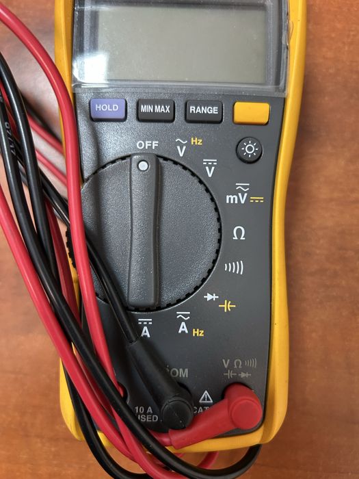 Fluke 115, ca nou cu folia pe ecran