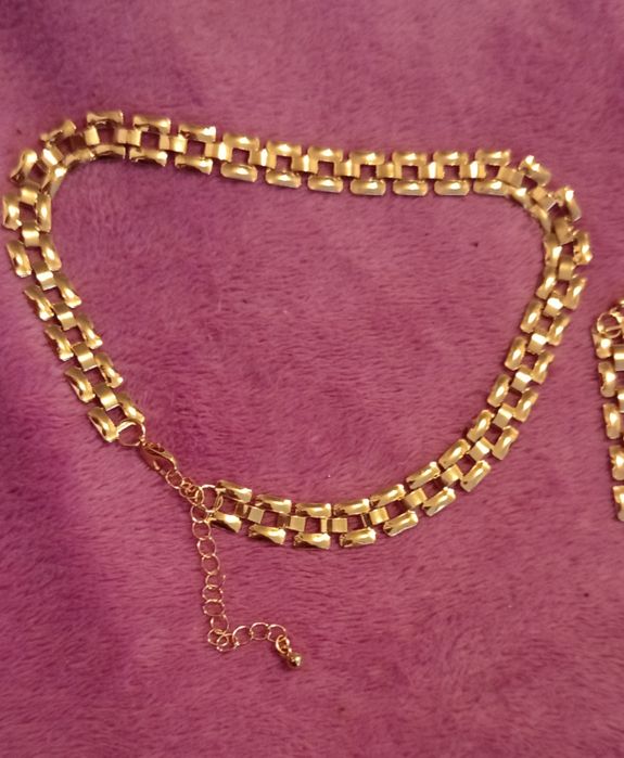 Colier și cercei auriu mari