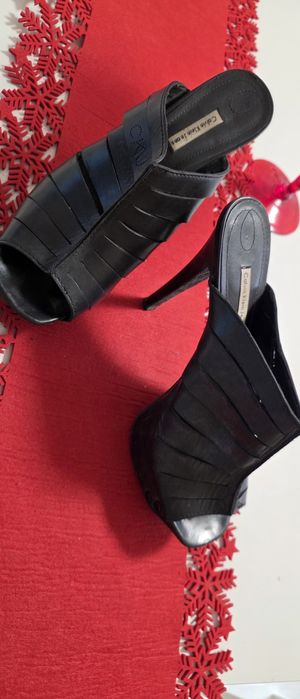 Дамски сандали с висок ток