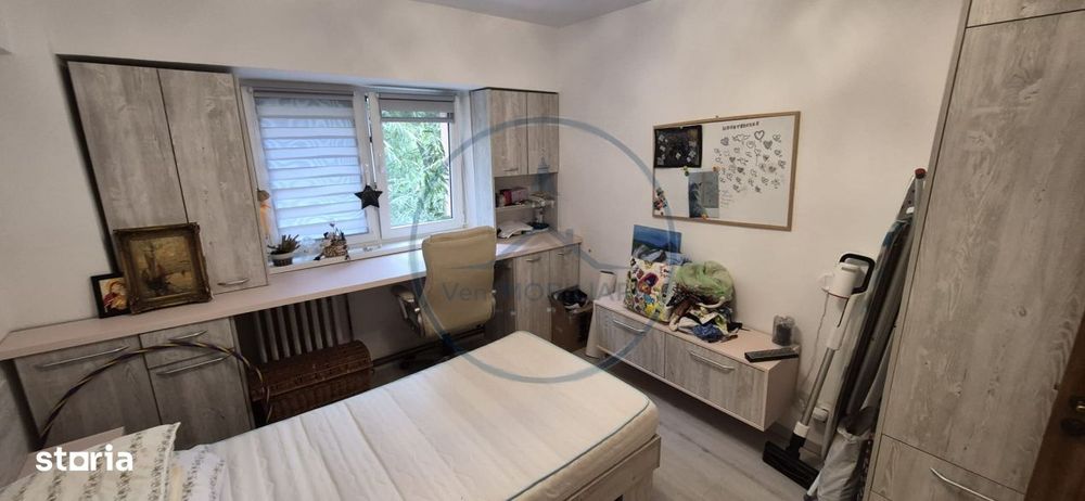 Apartament 2 camere , decomandat, et. 3, strada  Andrei Muresanu