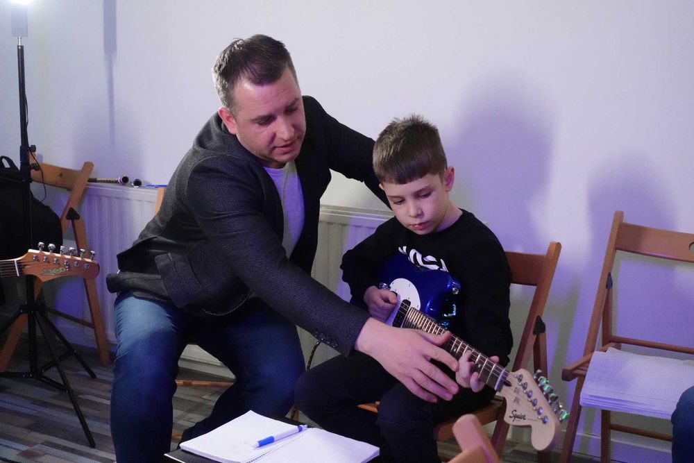 Cursuri chitara bass pentru incepatori si avansati Cluj,Turda,Campia