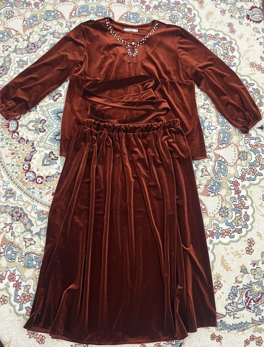 женские платья.