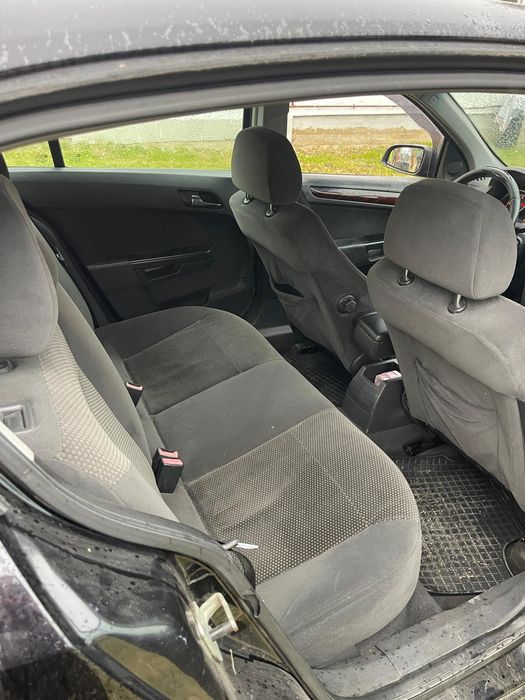 Vând Opel Astra H – 1.9 Diesel – Cutie 6 trepte