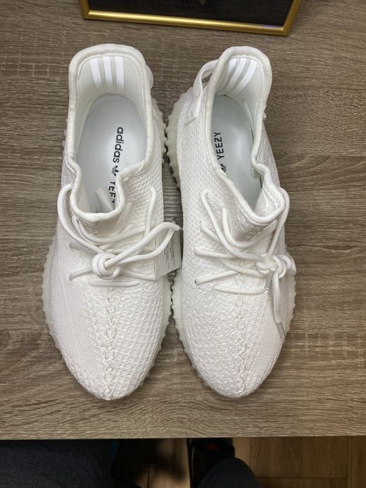 Yeezy 350v2 Triple White