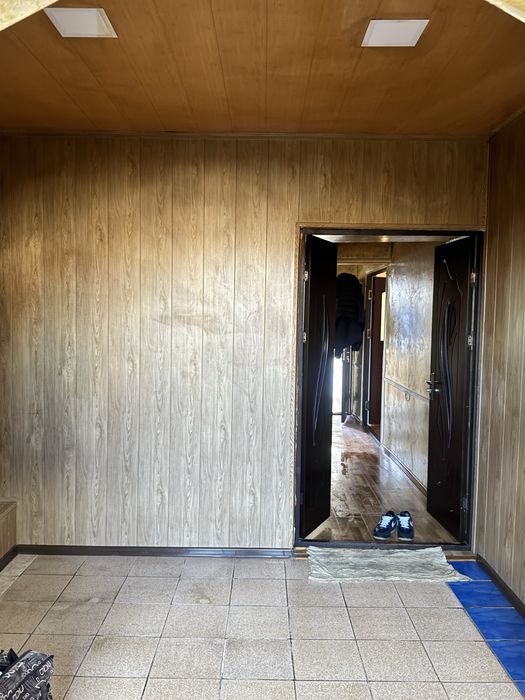 Продаеться 2 комнатная Янгихает Дустлик-1