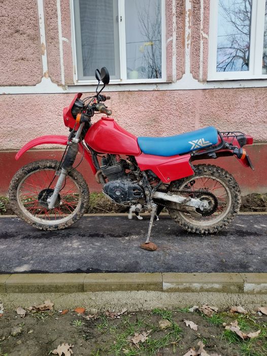 Vând enduro Honda xl 250r