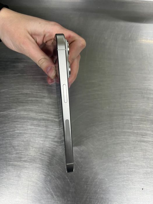 Продам айфон 15 про 256гб