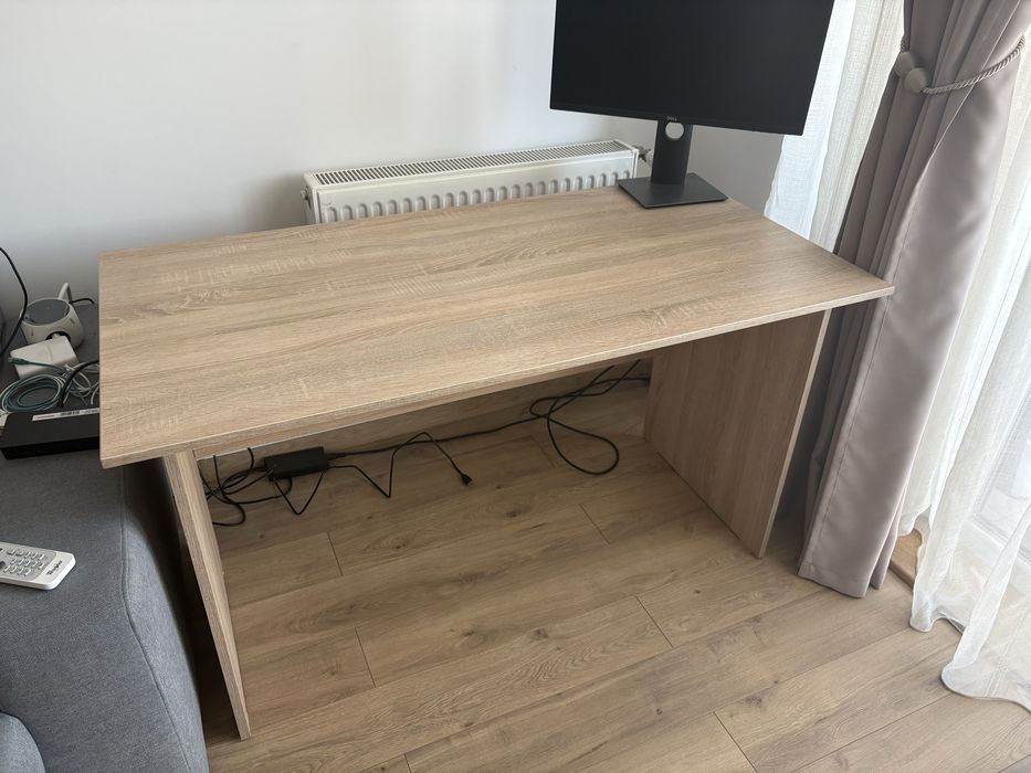 Birou lemn 130x65x75 in stare perfecta