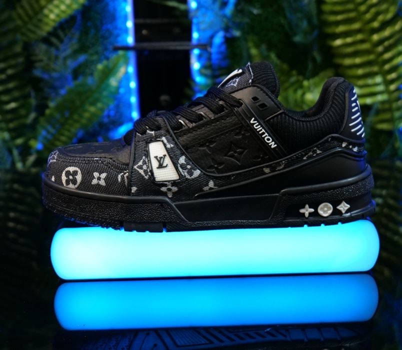 Louis Vuitton Унисекс Налични в Четири цвята