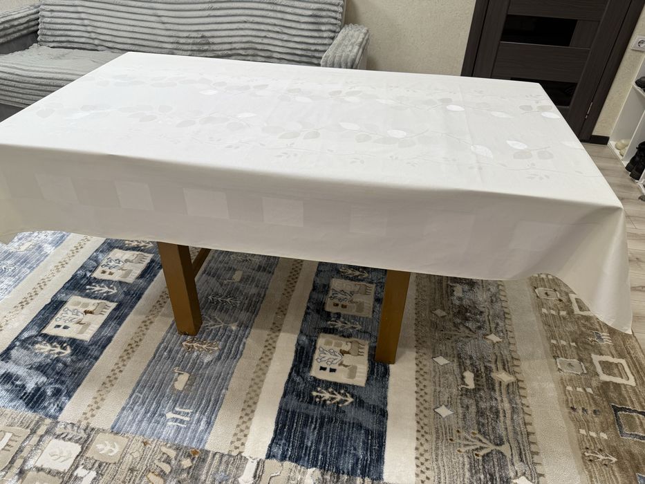 Продается стол