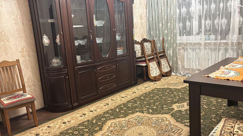 Ковер - 5х2.80  Состояние хорошое 
Каждые пол года химчистили