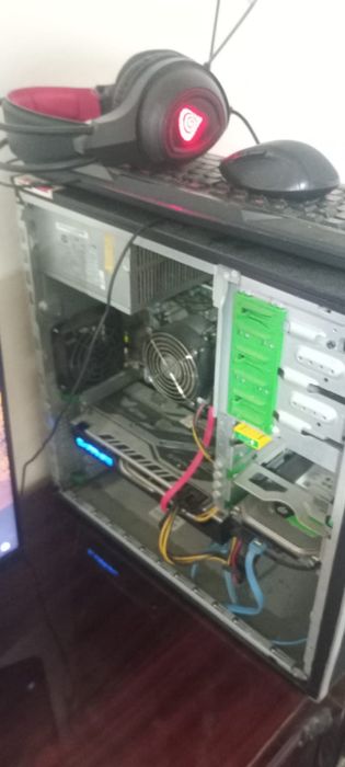 Vand Monitor + Calculator + Casti + maus + tastatura