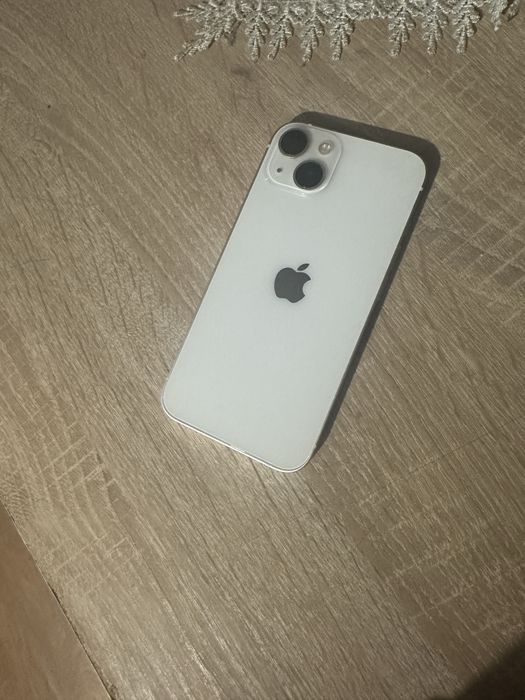 Продам Айфон 13.