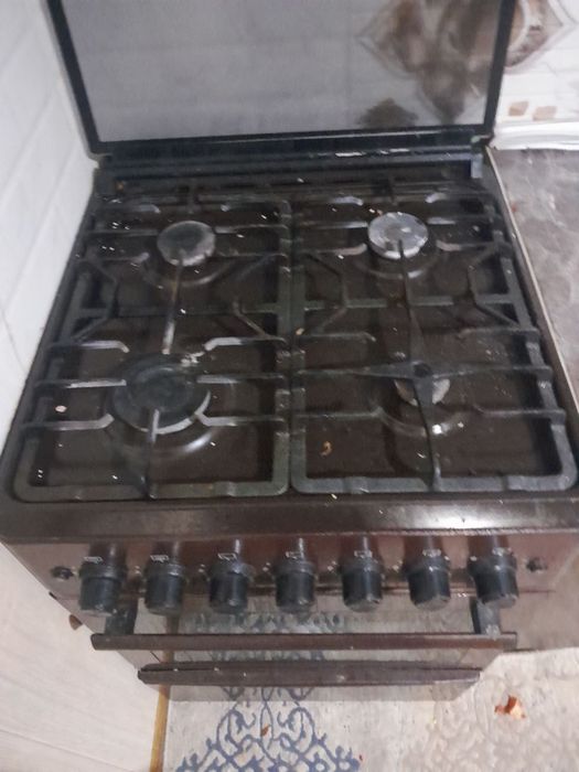 Продаётся кухонная плита FERE, б/у, в хорошем рабочем состоянии.