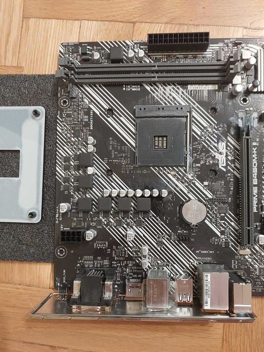 AMD Ryzen 7 3700X + Asus Prime B450M-K II