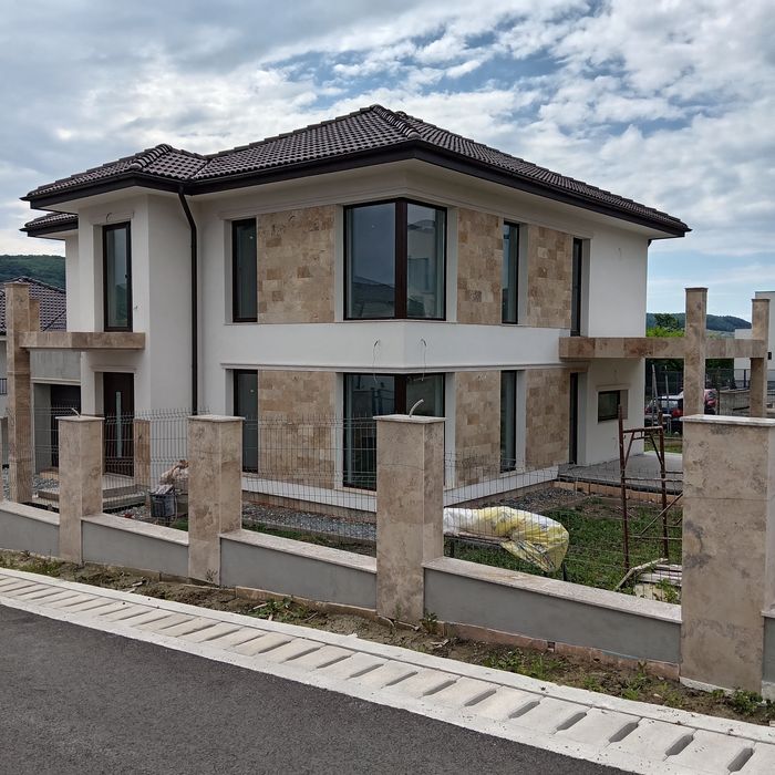Casă premium de vânzare intrare Chinteni