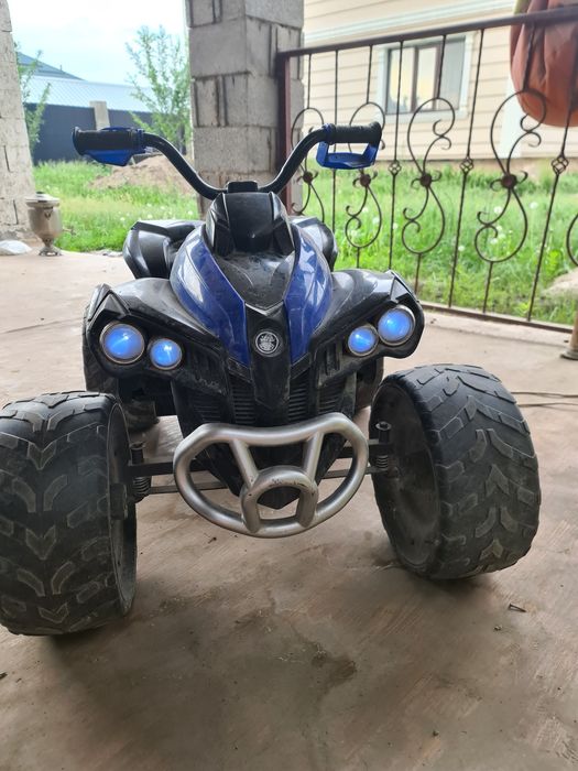 Продам  машинку квадроцикл