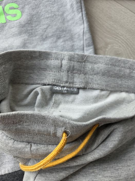 Set Adidas gri mărimea 140 – hanorac + pantaloni bumbac, sport & școală