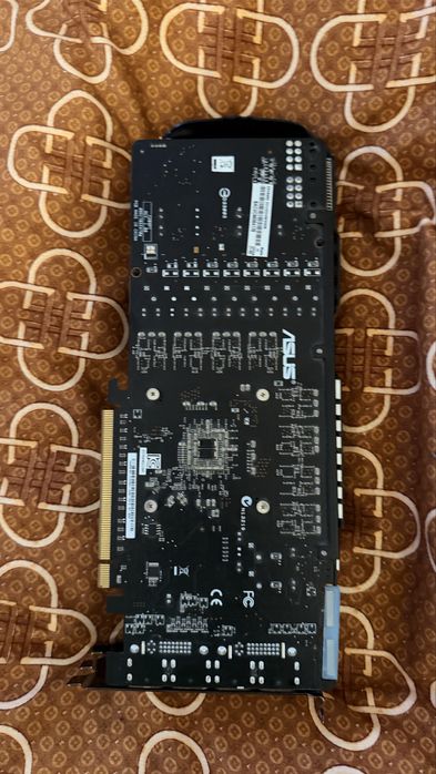 Placa video ASUS Radeon HD 6950 DirectCU II