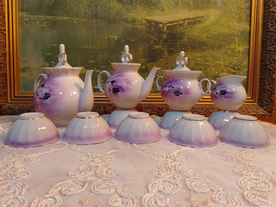 Очень красивый редкий сервиз новый с пиалушками