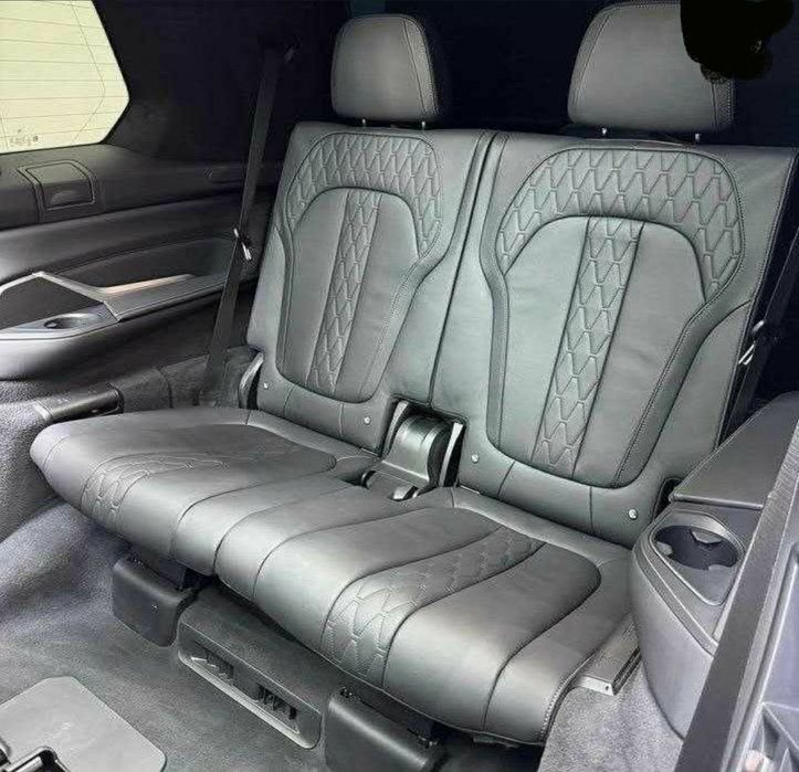 BMW X7 M50i 2019 4.4l Full Pozitsiya Srochna sotiladi!