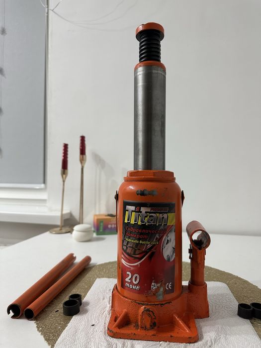 Домкрад бутылочный 20т