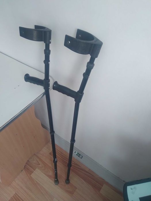Продам костыли подлокотные с доставкой