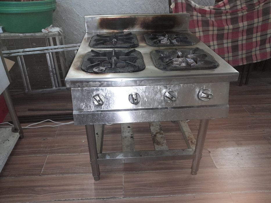 Продам газ плиту