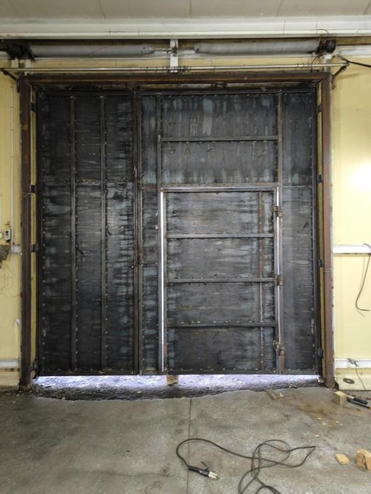 Гаражные ворота продам.