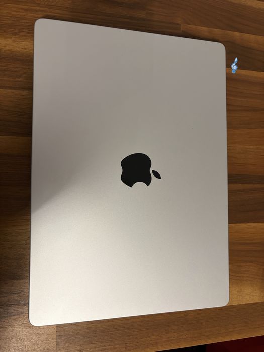 MacBook Pro 14” M5  Silver 512gb - 7199
