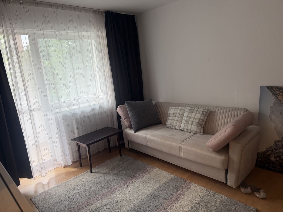 Inchiriez apartament zona Garii