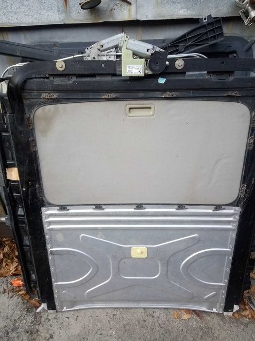 Люк на автомобиль Бмв Е-60 привозной