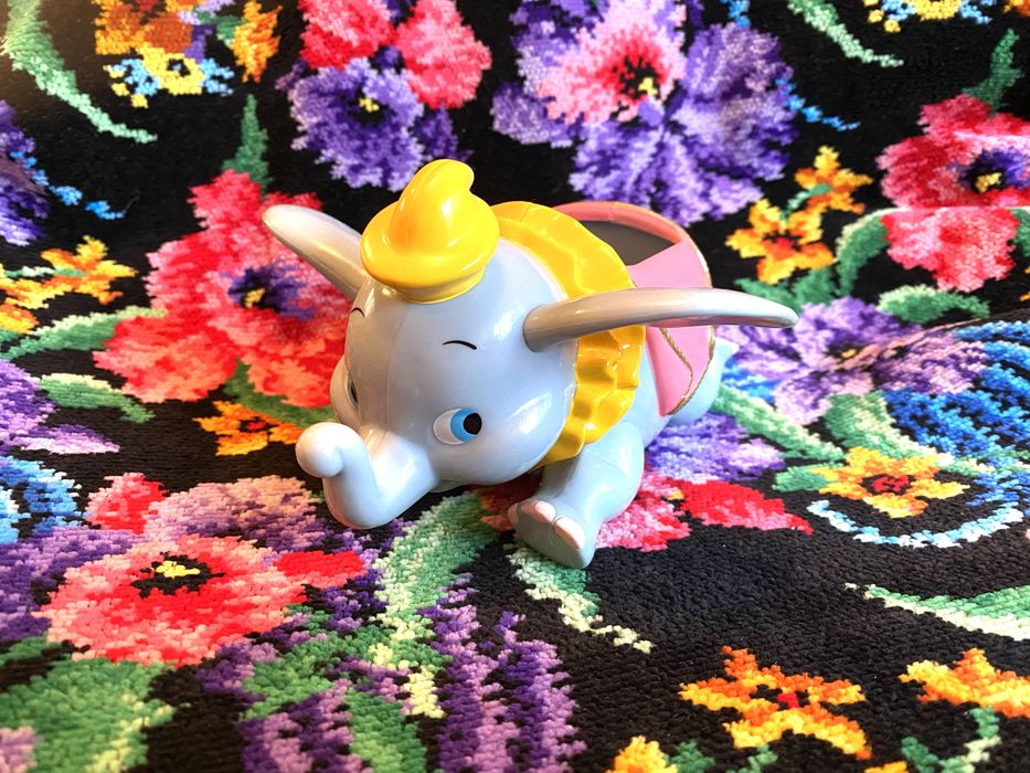 Слоненок Дамбо карандашница