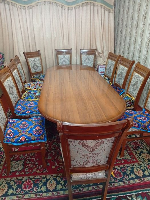 Стол для гостиной