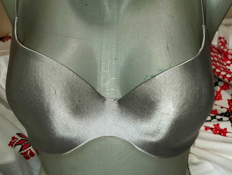 Сутиени:YvesSaintLaurent,Palmers, Triumph...