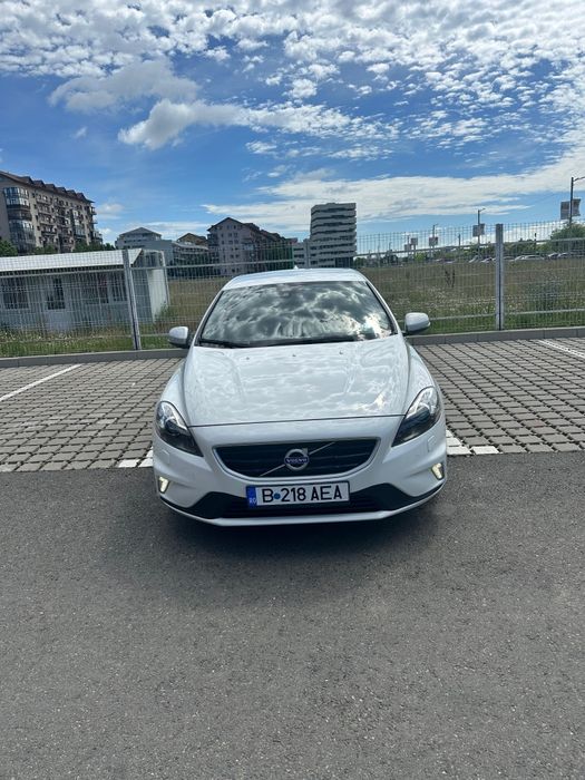 Volvo v40 R-design D2