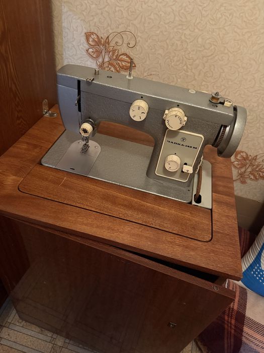 Продается швейная машинка
