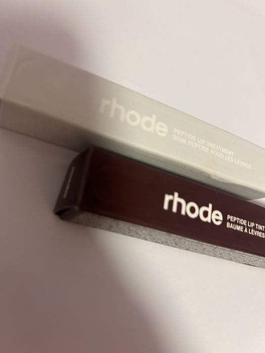 Rhode gloss original,nuanța unscented sans parfum și espresso