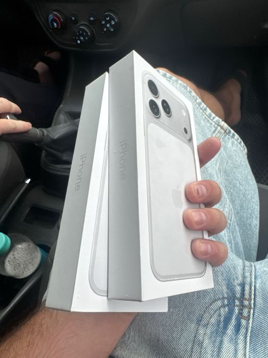 Продам iphone 17 pro max 256g e-sim