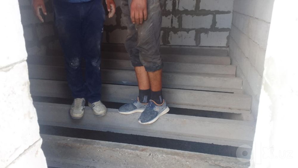 Бетон болорлар сотилади ва махсус гиштлари билан