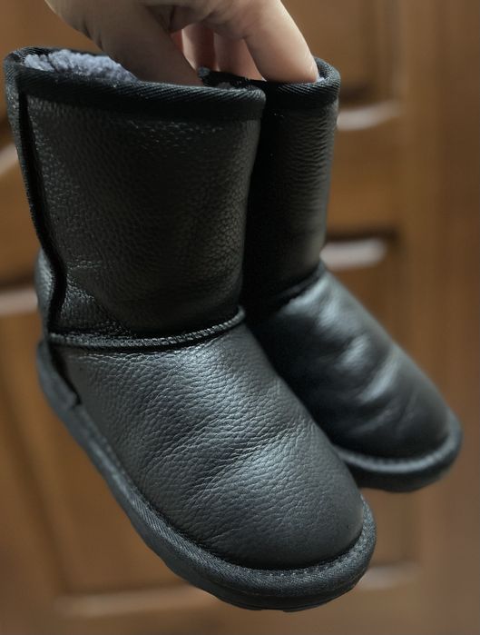 Продам натур.угги