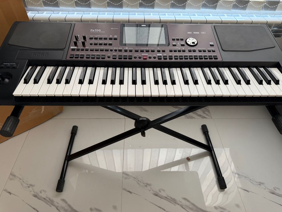 Korg pa700 klavir